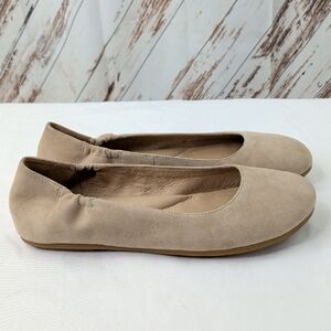 Eileen Fisher Fosse Suede Ballet Flat in Earth Color